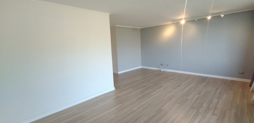 Se Arrienda departamento remodelado 3 DORM + 3 BAÑOS +2 E/B – La Dehesa