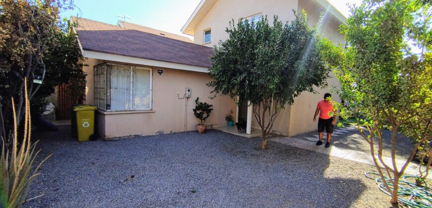 SE ARRIENDA CASA 3D2B – ESTANCIA LIRAY