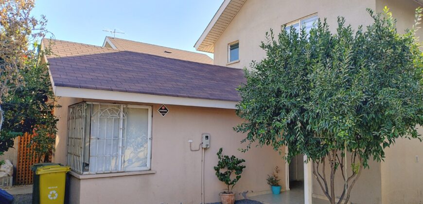 Se vende Casa 3D2B2E – Estancia Liray