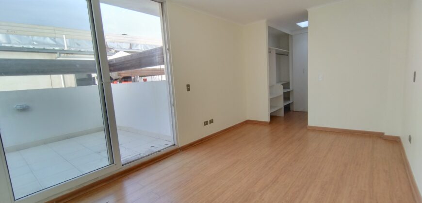 SE ARRIENDA TOWNHOUSE 3D3B2E1B – BARRIO YUNGAY