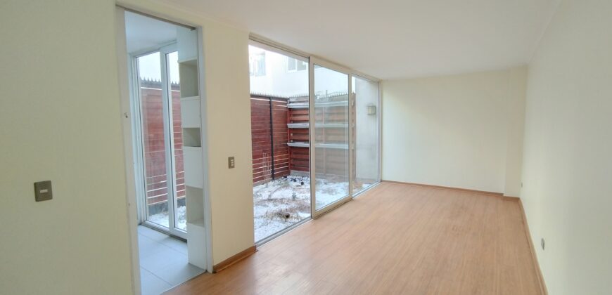SE ARRIENDA TOWNHOUSE 3D3B2E1B – BARRIO YUNGAY