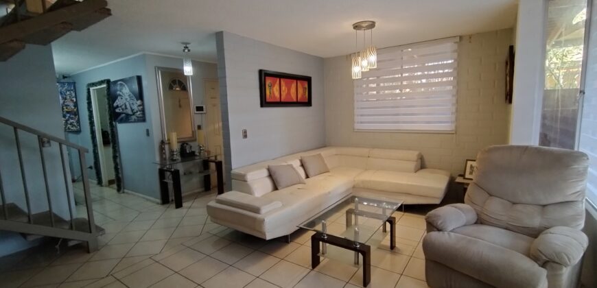 Se Vende Casa 3 Pisos 5d4b+ 3e – Quilicura / Alto De Lo Marcoleta