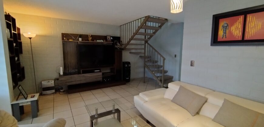 Se Vende Casa 3 Pisos 5d4b+ 3e – Quilicura / Alto De Lo Marcoleta