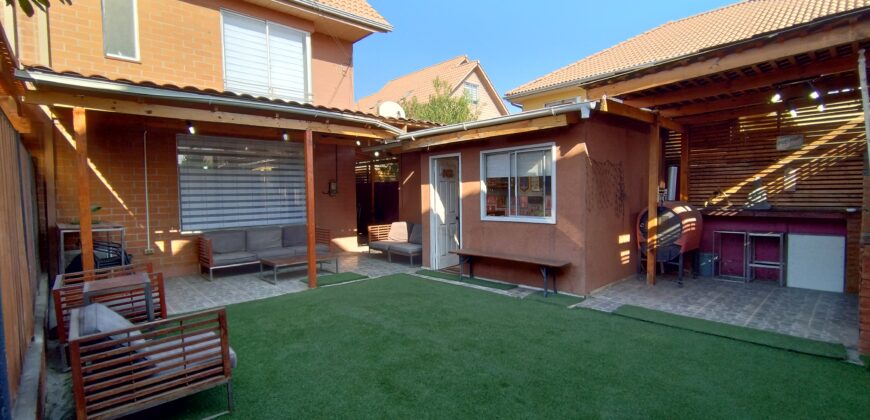 Se Vende Casa 3 Pisos 5d4b+ 3e – Quilicura / Alto De Lo Marcoleta